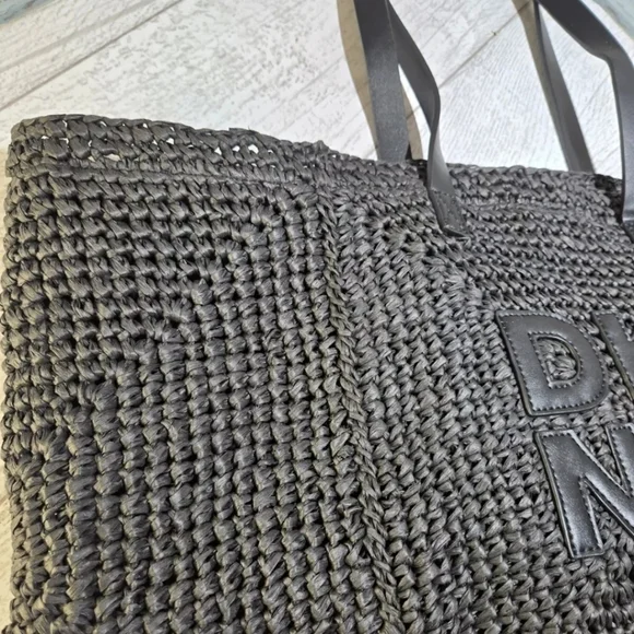 DKNY PALOMA R41ADF62 XL Black Tote, NWT MSP$148 - Picture 3 of 9